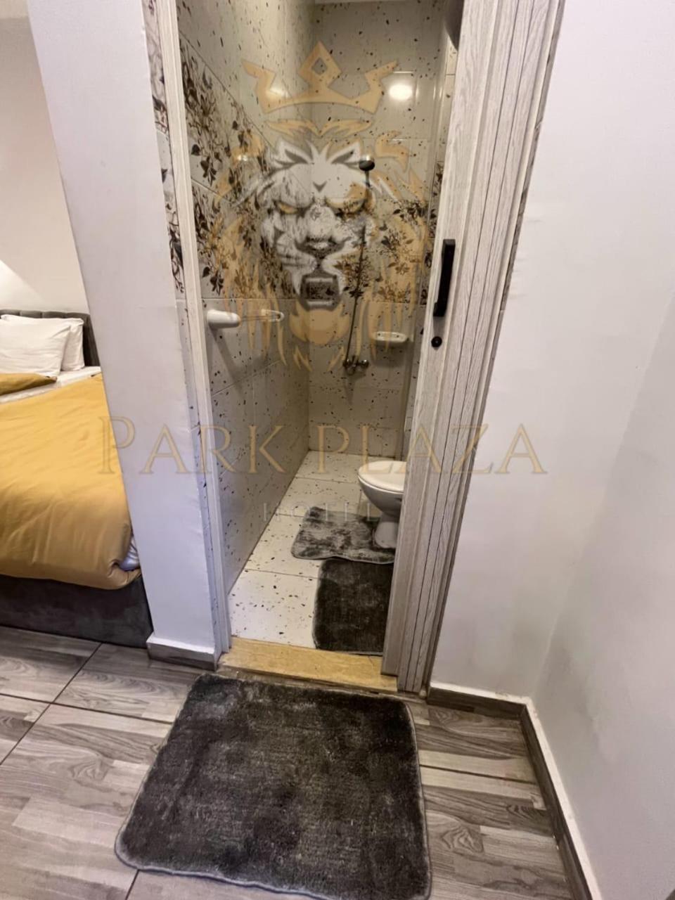 New Park Plaza Hotel